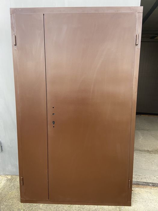 Двері вхідні Українські