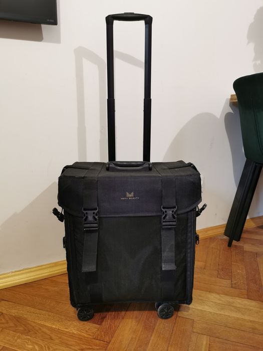 Walizka / kufer fryzjerski / kosmetyczny na kółkach