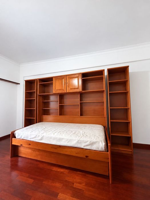 Cama + Secretária de Pinho Mel Maciço