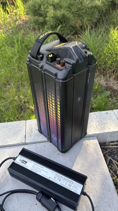 Zestaw 2 baterii Surron light bee s + 2 ładowarki
