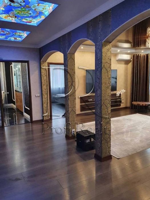 Продаж 4 к кв. вул.О. Мишуги 12, м.Позняки,  Дарницький р-н