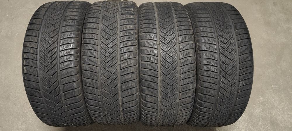 255/35r21  Pirelli Sottozero 3 dot 0523