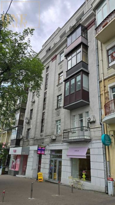 Продаж 4к квартири ЦЕНТР, Високі стелі, Ліфт, Закритий двір