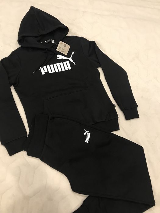 Продам жіночий спортивний костюм PUMA