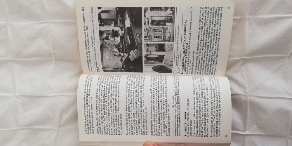 Livro Antigo - Guia - London Museums and Collections