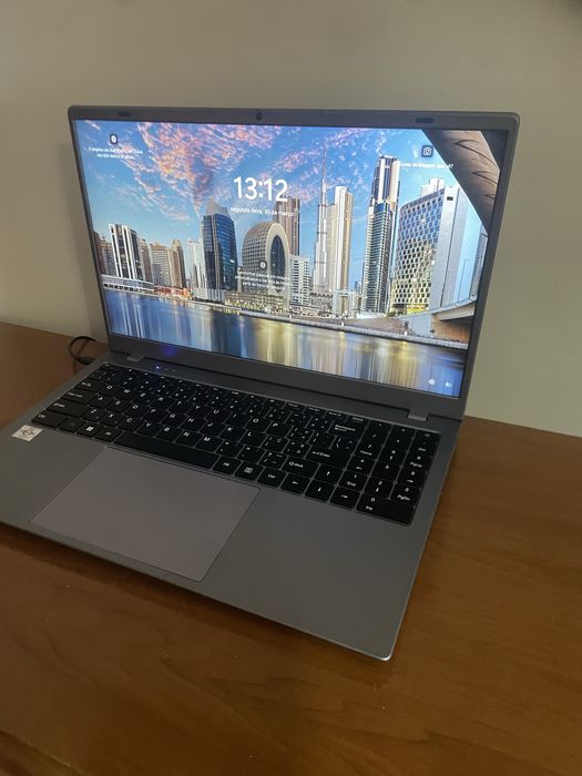 Portátil AMD | 8GB RAM | SSD 256GB | Como Novo / Windows 11