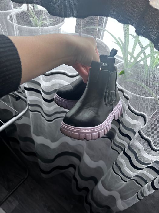 Дитячі ботинки на весну, осінь. Куртка 86-92 розмір