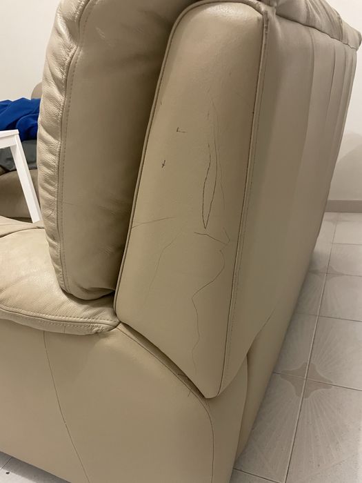 Sofá de dois lugares e poltrona da chateau d’ ax