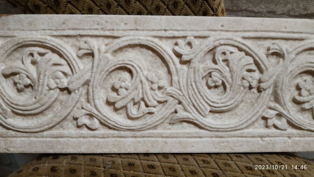 Керамічний фріз , дуже красивий.