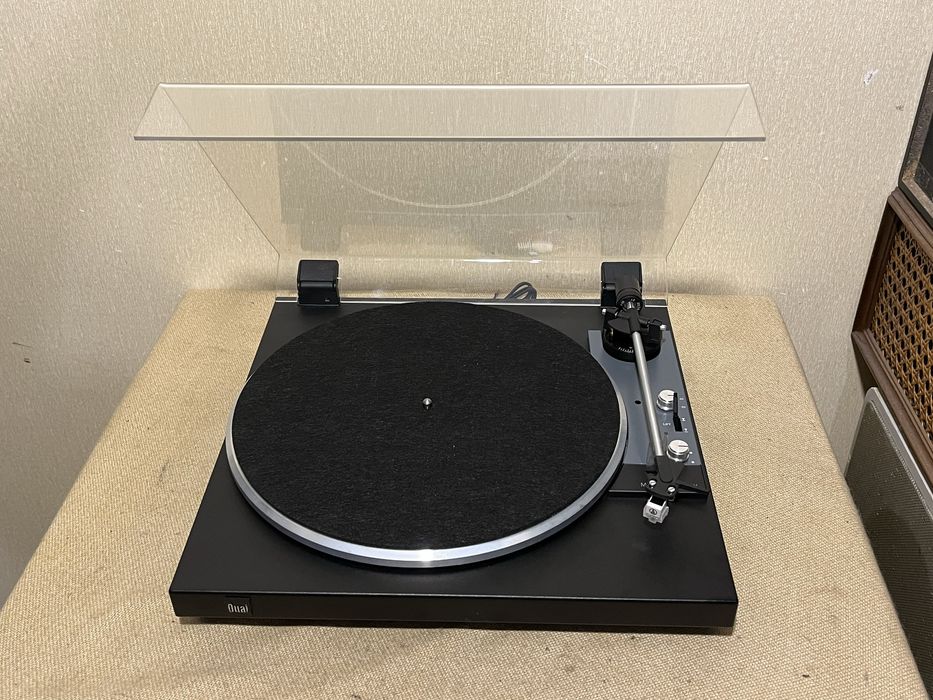 Немецкий добротный HI-FI проигрыватель винила DUAL CS-420