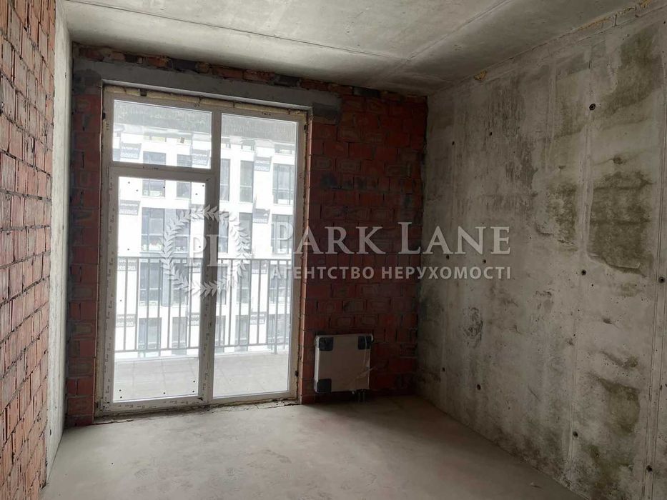 Продаж трьохкімнатної квартири в ЖК Ярославів Град без ремонту