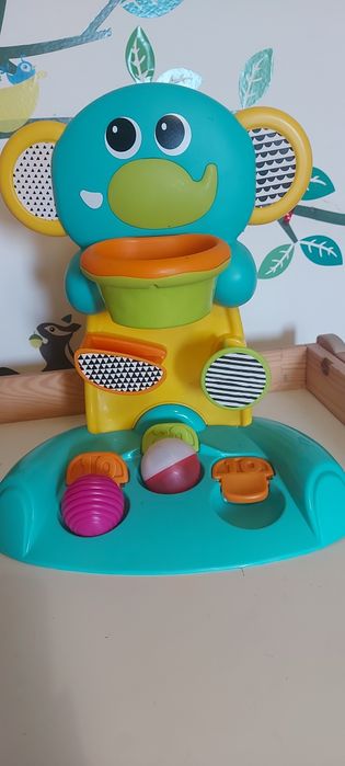 Brinquedo basquete para bebé