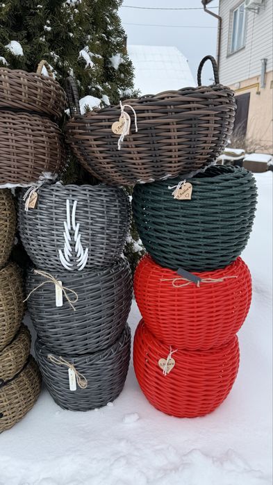 Кашпо зі штучного ротангу