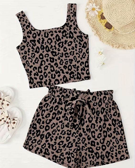 Костюм на дівчинку 9-10 років