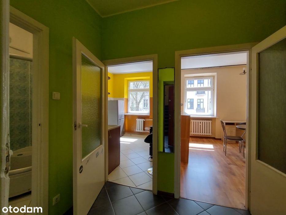 Blisko Zielona/Pac Hallera/ blok z cegły z balkonem