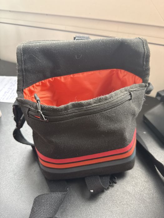 Polaroid NOW 2a Geração com caixa de origem e bolsa para a guardar