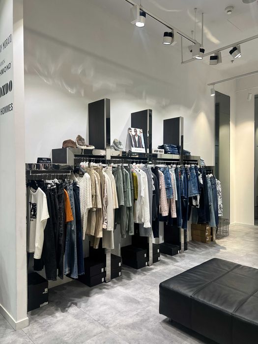 Premium meble do sklepu/salonu-stal nierdzewna , skóra , szkło , lustra