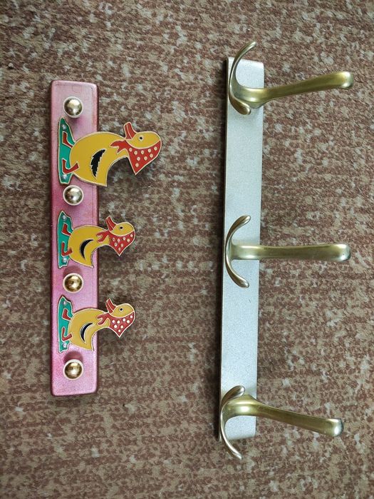 вешалка  СССР напольная устойчивая. Стулья бар.