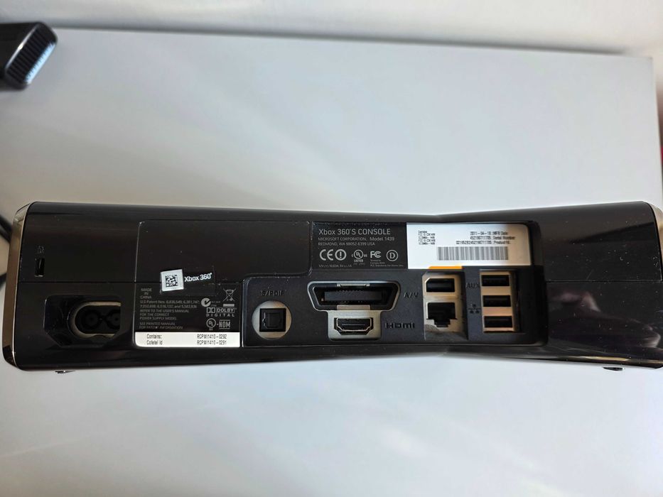 Konsola XBOX 360 SLIM 250GB  model 1439