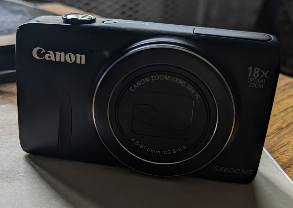 Топовий фотоапарат Canon SX 600 hs