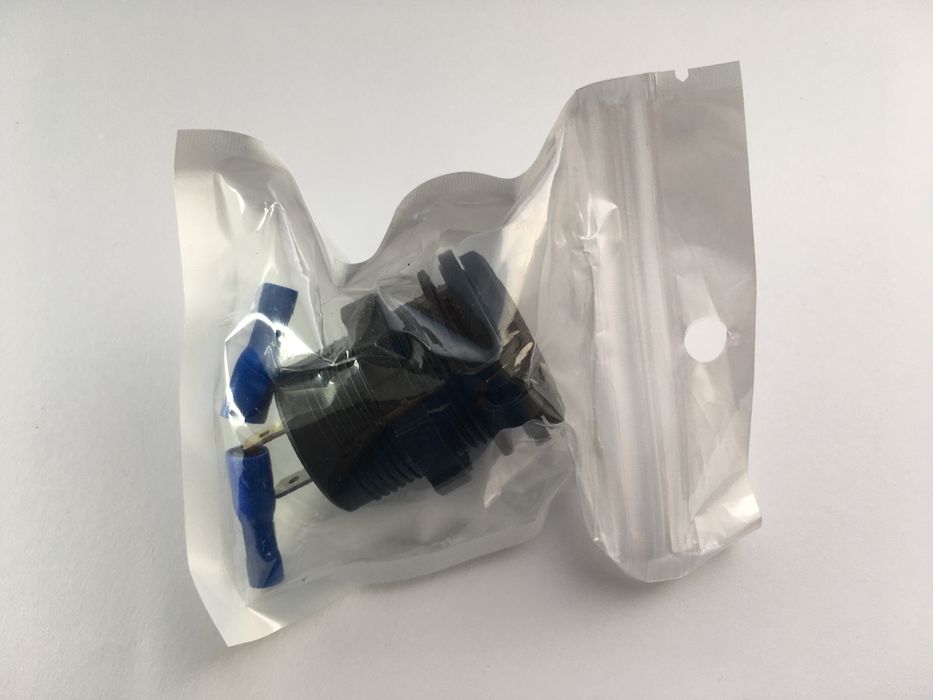 Автомобильная быстрая Usb зарядка QC 3.0 , Type-C PD в авто 12 - 24 V