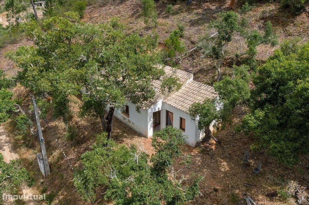 Moradia Rural Reconstruída Com 2 Ruínas Num Local Idílico, Odeceixe