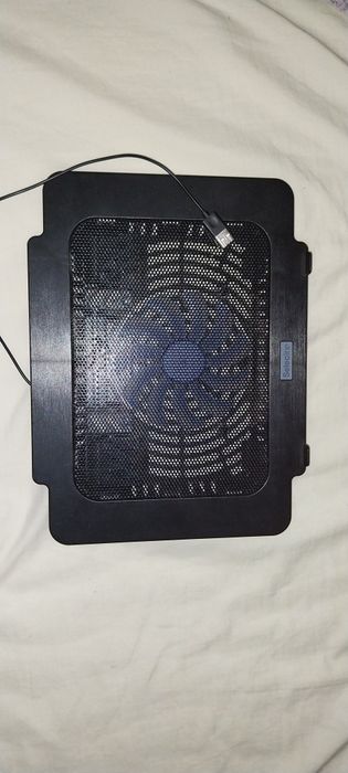 Tapetes, ventoinhas e cabos