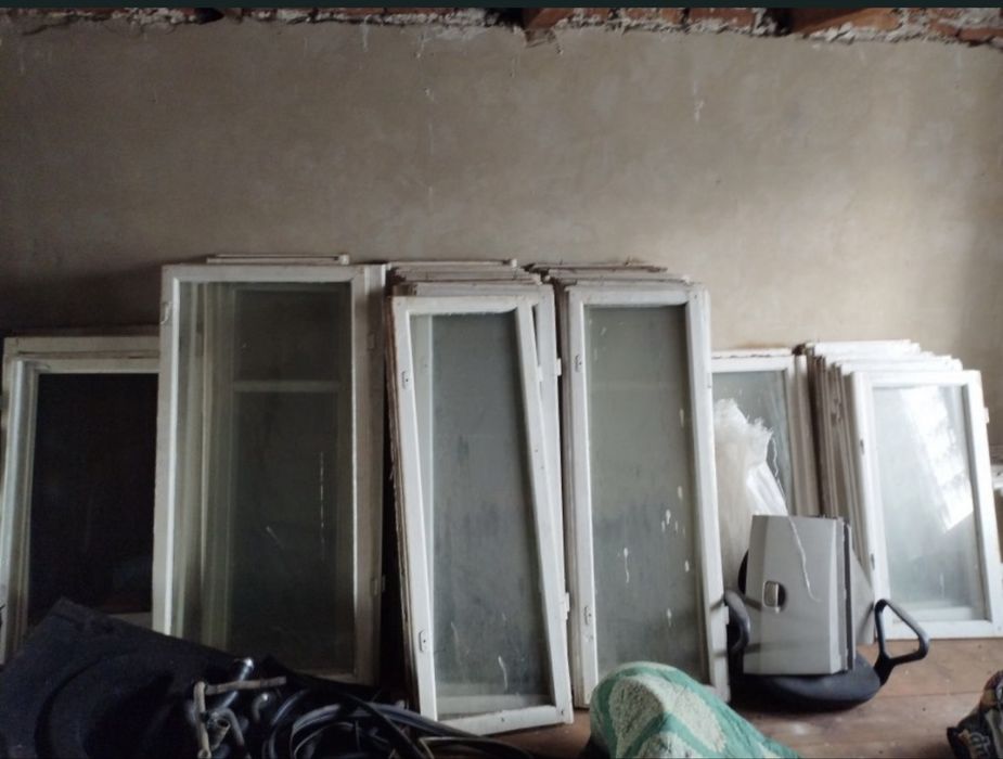 Продам дубові вікна з склом