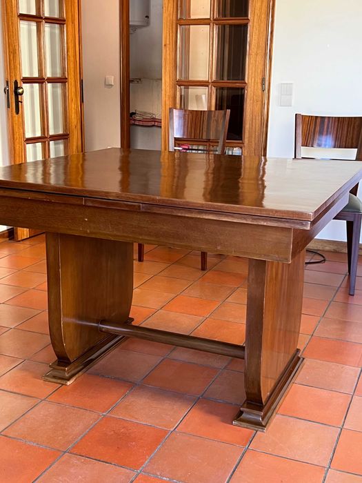 Mesa de jantar estilo Art Deco