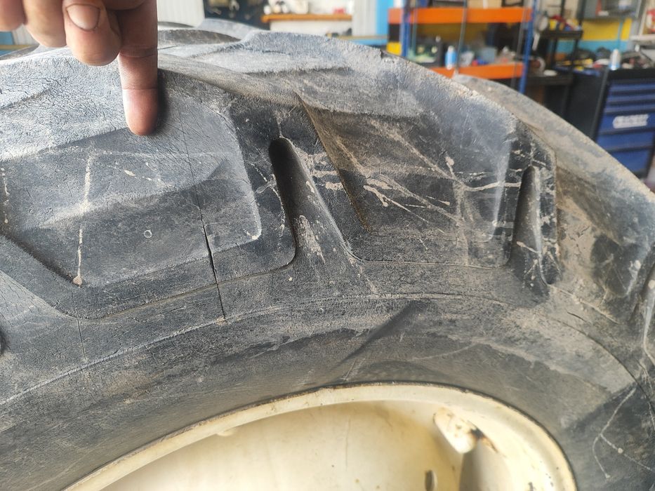 2 pneus Semi novos 14.9-28 - Baratos - Oferta da Entrega