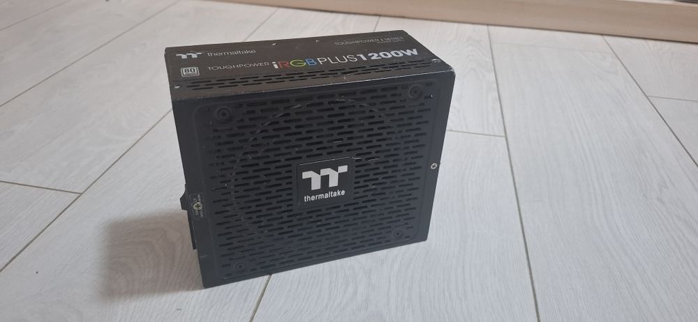 Блок живлення Thermaltake  1200W/80plus platinum