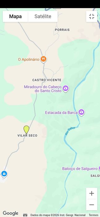Vende-se Casa com terreno na freguesia de Castro Vicente - Mogadouro.
