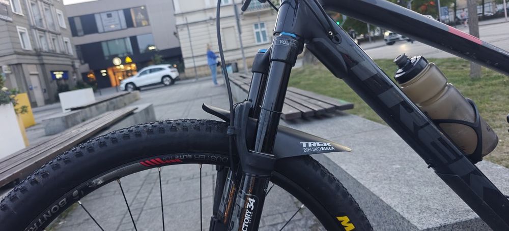 Trek Fuel EX 8 Full Suspension 29" (21,5")| Fox 34 RE:aktiv | Shimano XT  2019 plus komplet felg