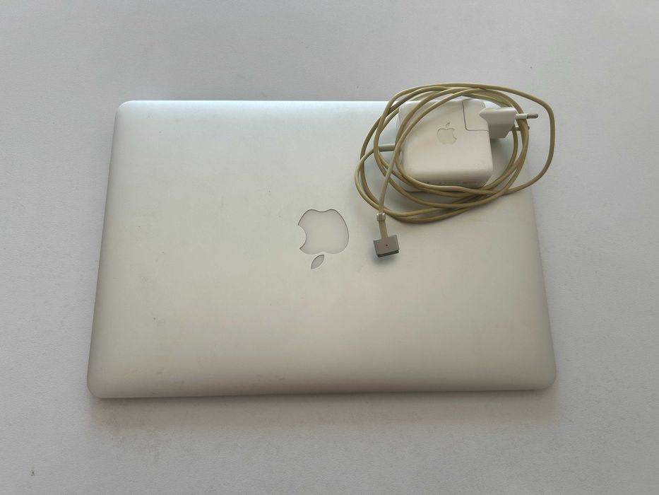 MacBook Air 13" (2015) | 8GB RAM | SSD | macOS Monterey + Office Incluído