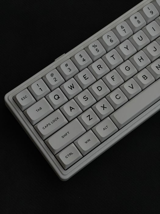 Беспроводная игровая механическая клавиатура royal kludge rk r65 65%