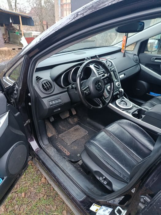 Автомобиль Мазда СХ7