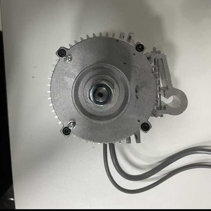 Сервомотор для промышленных швейных машин, мотор