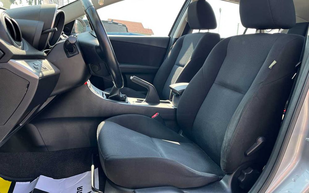 Mazda   3   2010
