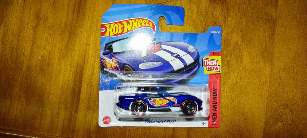 Hot wheels em cartela
