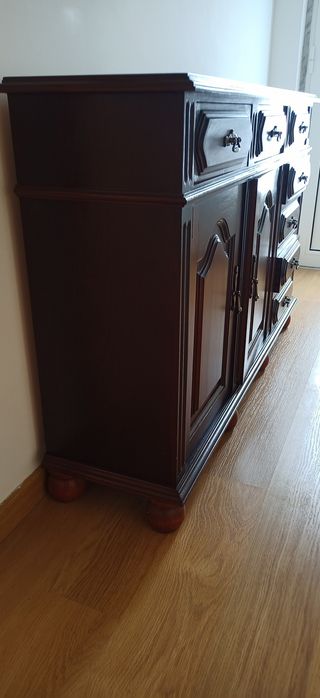 Aparador com espelho