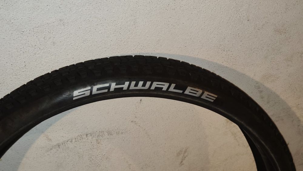 2 Pneus Schwalbe 29” + 2 Câmaras de Ar
