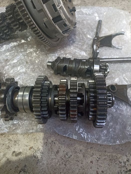 Кавасакі zzr 600 запчасті