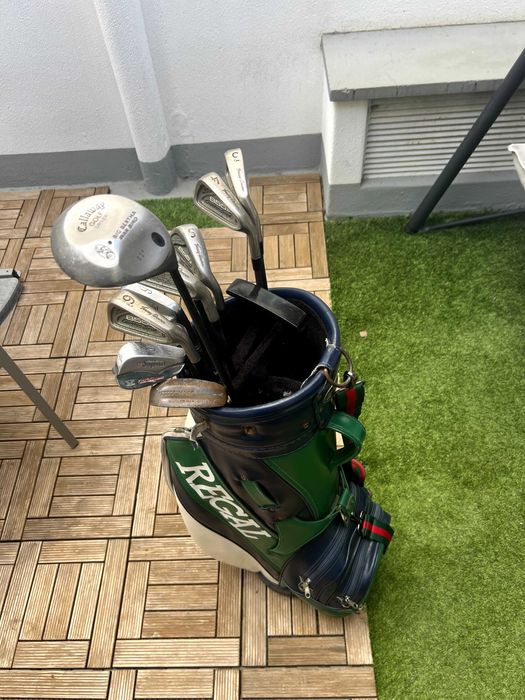Golf clubs - vintage bag with a full set of clubs.