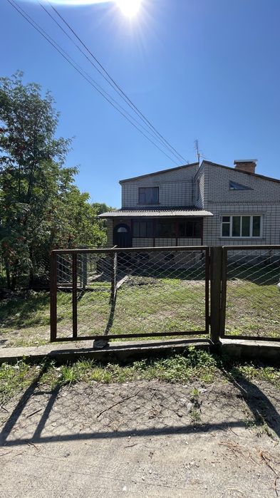 Продається будинок в центрі с.Бродецьке