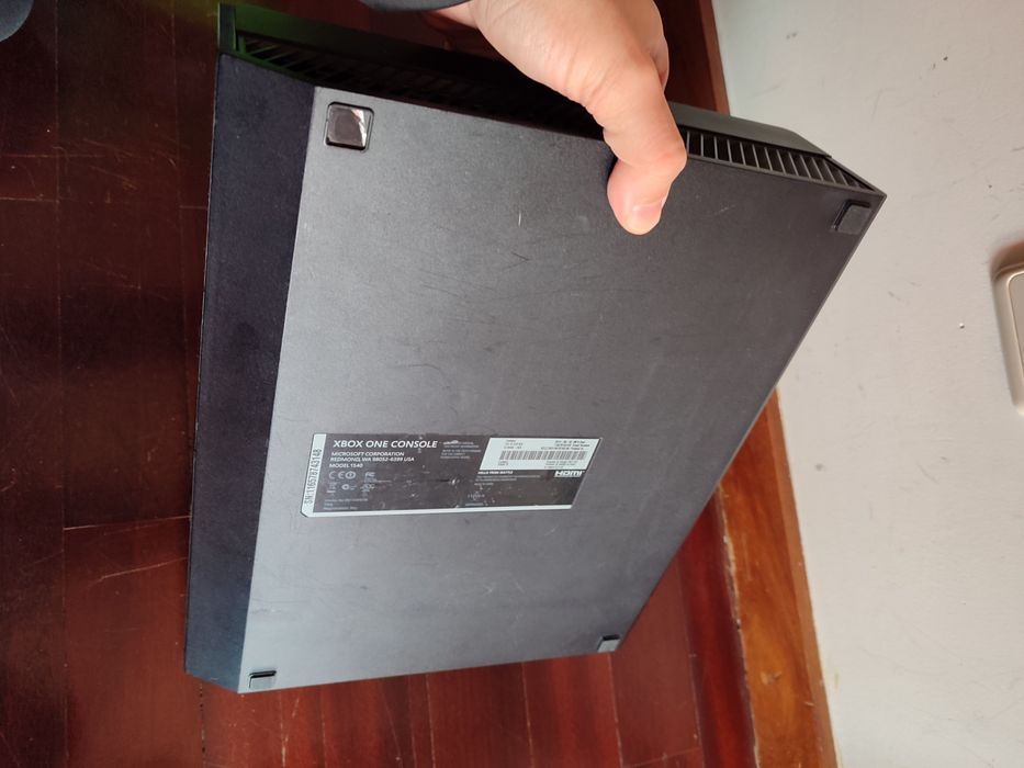Xbox One com caixa