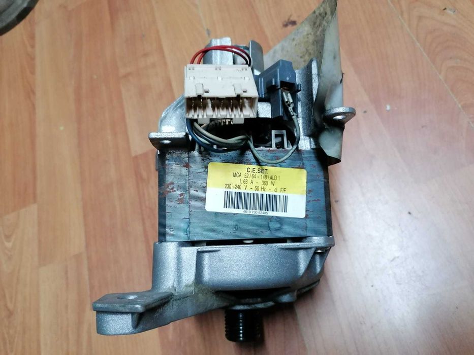 Silnik napędowy pralki Whirlpool AWE6727/P