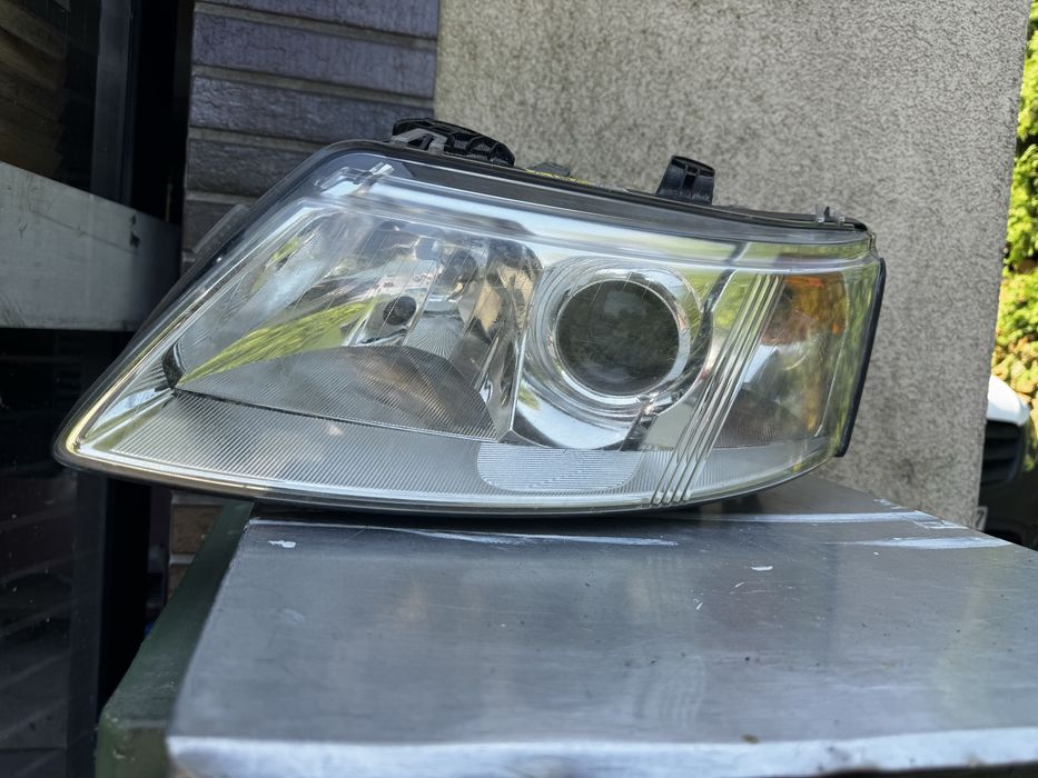 Saab 93 Lampa przód lewa prawa xenon