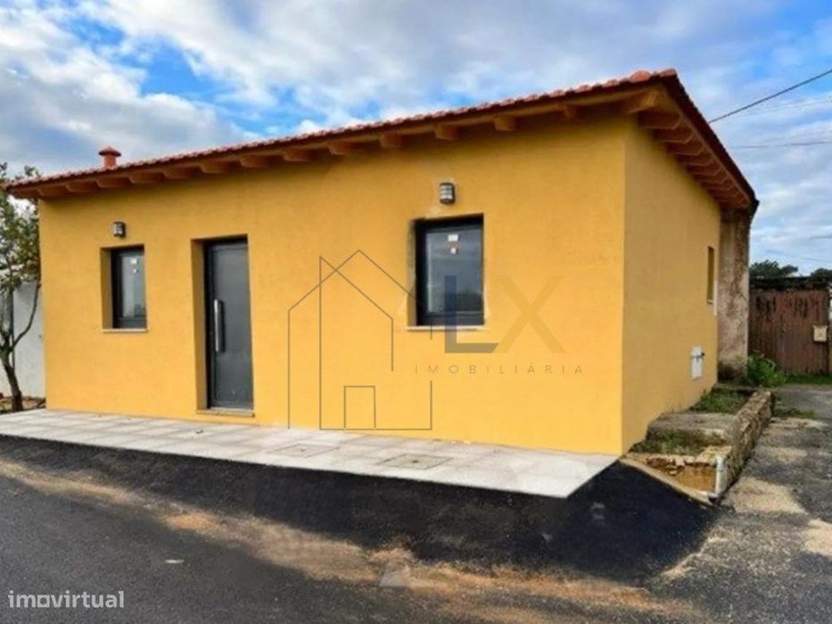 Moradia T0 totalmente remodelada na Forca!!!