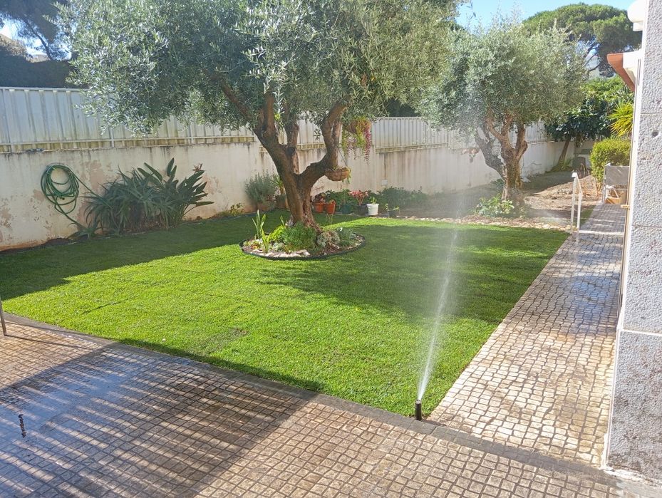 Jardim e piscina tudo que precisar