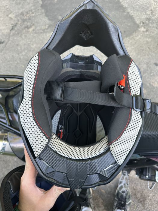 Мотошолом ендуро